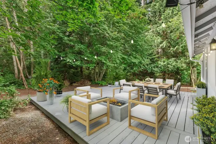 Virtually staged to give you an idea of what you can put on this large deck. Virtually staged to give you an idea of what you can put on this large deck.