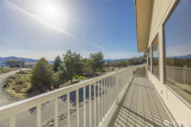 Brand New Deck off Living Room