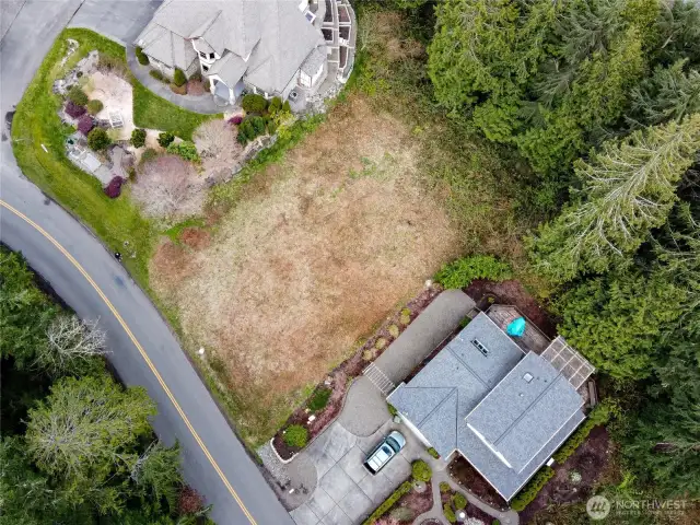 Lot 40 on Highland Drive is mostly flat and totally cleared. Community water & sewer is on the street, as is PUD power.  Great lot to build your new home on!