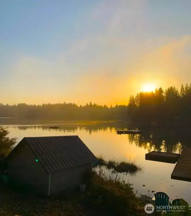 Gorgeous morning sunrises with resident eages! Evenings with the bats!