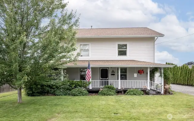 Welcome to 614 16th St SW located in The Puyallup, WA valley! See pictures of the ADU/Air BnB as part of the upper floor.