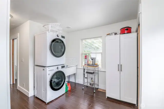 Main floor laundry and walk-in mud area.