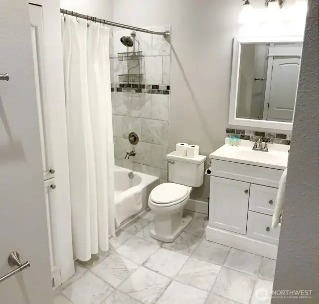 Full bath of the ADU.