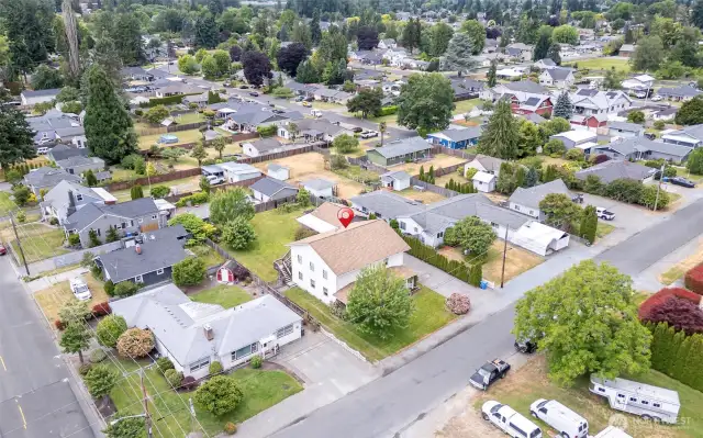 Located within walking distance (less than a mile) of Downtown Puyallup with all it's shops and parks.