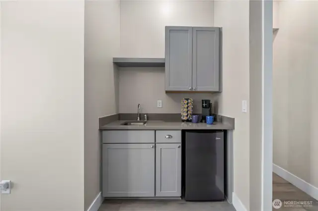 Kitchenette in the guest suite.