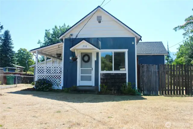 Front in yard view