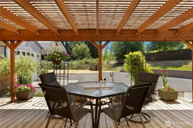 Covered deck perfect for year round use