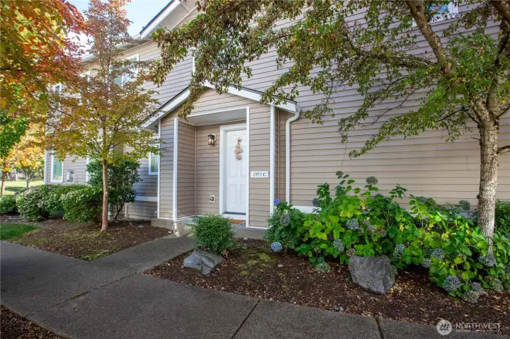 HOA maintained exterior and landscaping