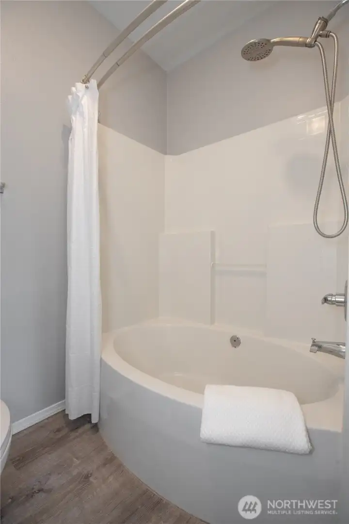Primary oversized tub/shower