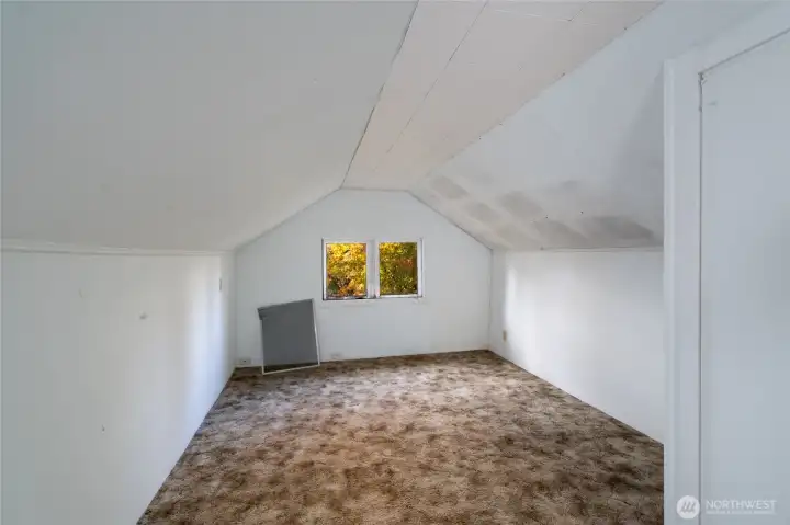 Upstairs Bonus/Rec Area