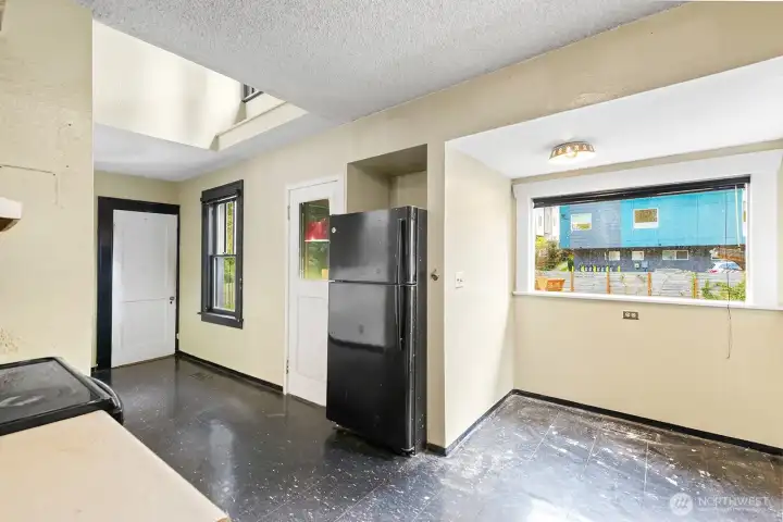 off kitchen breakfast nook