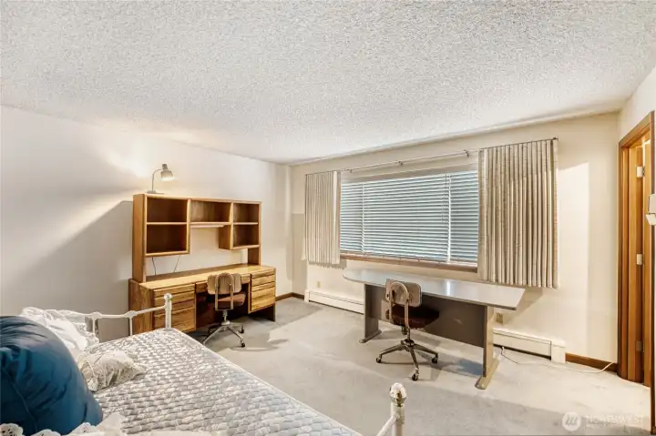 2nd bedroom. Great home office