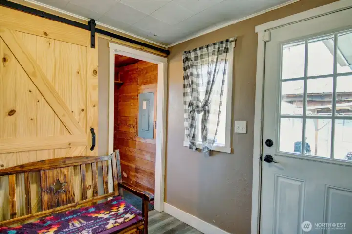Door off kitchen into laundry room