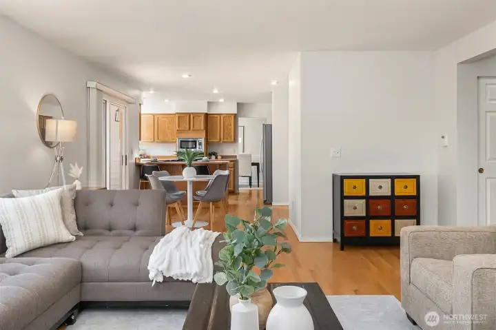 Family Room to Chef's Ktichen