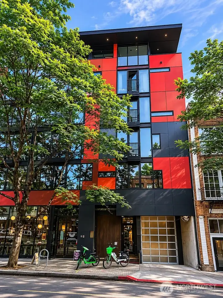 Where Capitol Hill's energy meets Kundig-crafted calm.