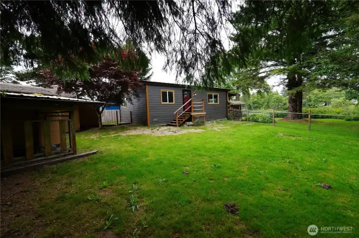 Fenced side yard