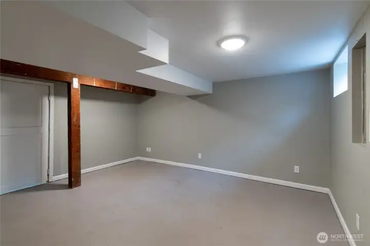 Additional basement bonus room/game room