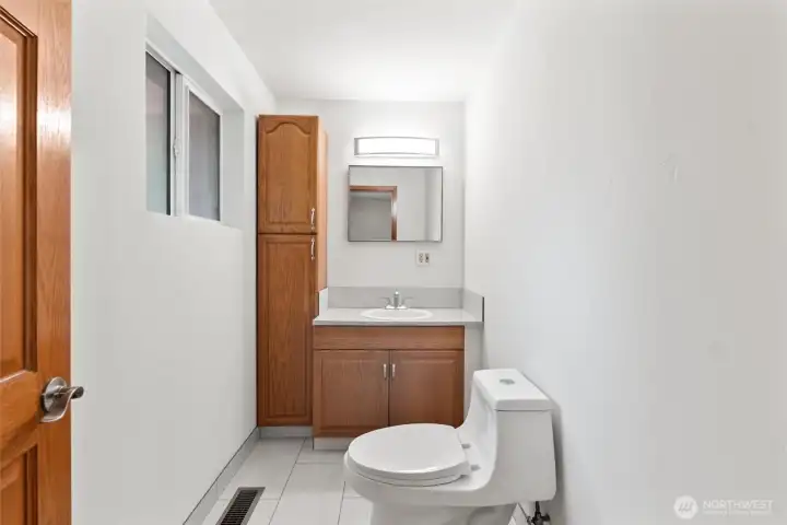 Bedroom #3 en-suite 1/2 bath