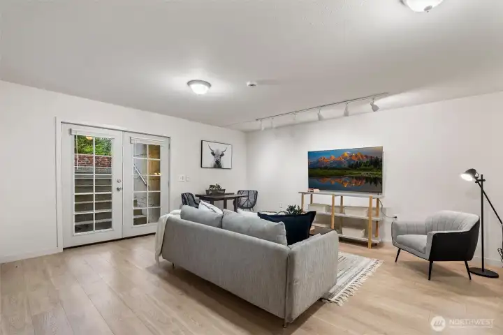 Separate entrance - perfect for multigenerational living or non-conforming ADU!
