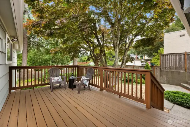 Lovely back deck ad a whole room to the house in the spring, summer and fall months.