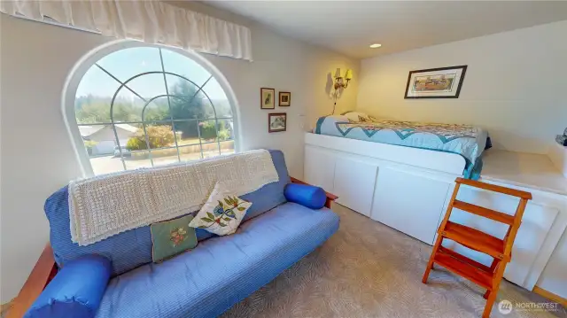 Bedroom 3 With platform Bed (Removeable)