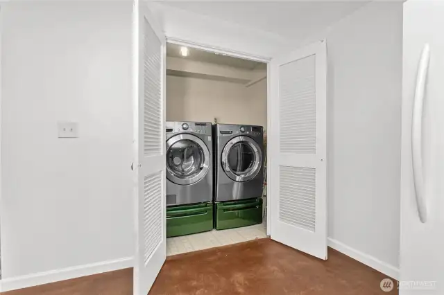 Laundry with additional storage area adjacently