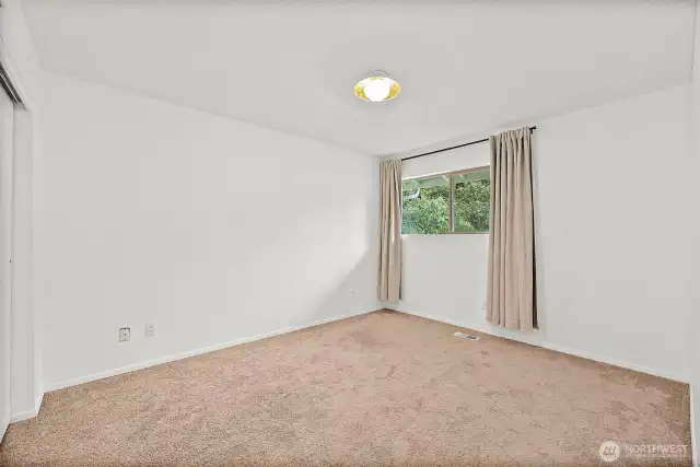 upper floor bedroom1