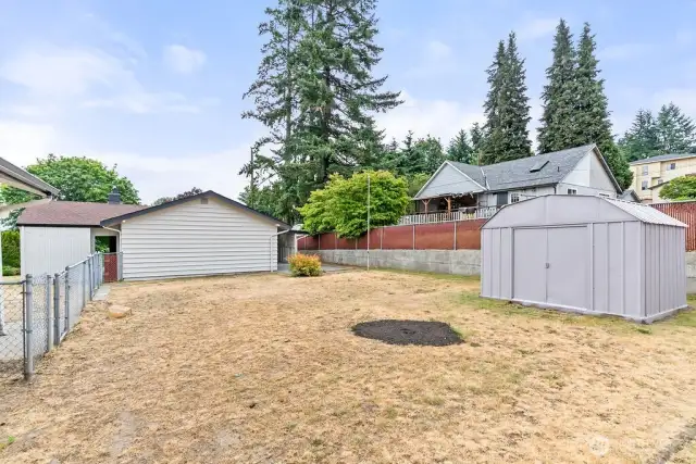 Outbuilding on the back.