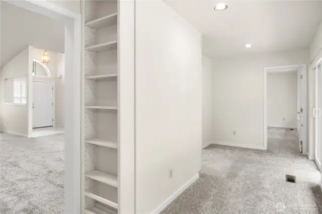 looking towards primary door.