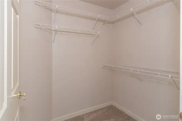 Large walking closet.