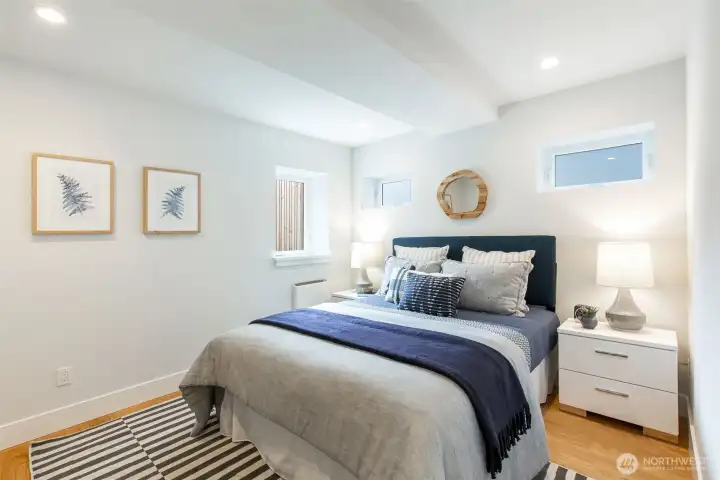 Great natural light in the 4th bedroom.