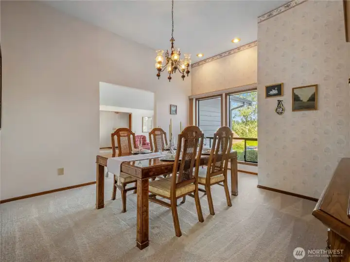 You can easily seat 8-10 people for dinner in the spacious dining room.