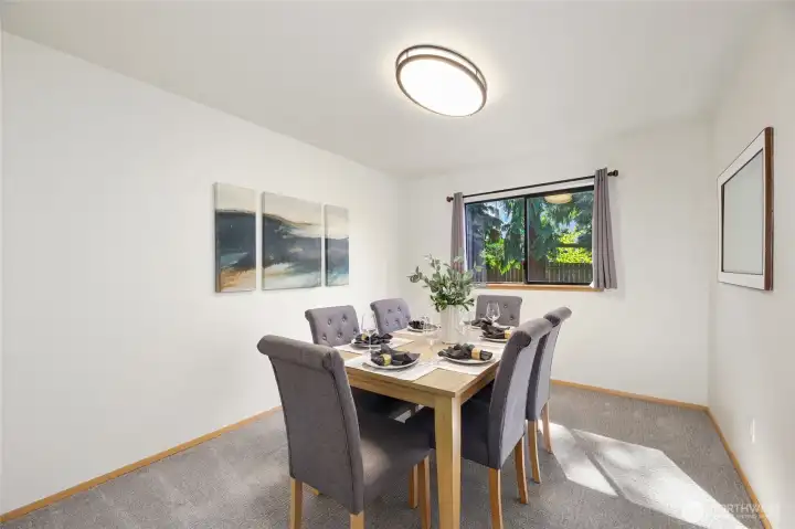 Dining Room connect to Living Room and Kitchen.