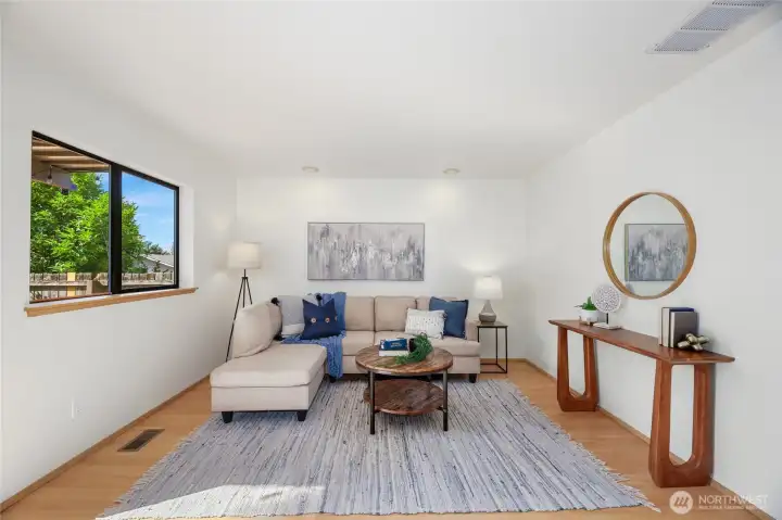 Rec. or TV room off Kitchen.
