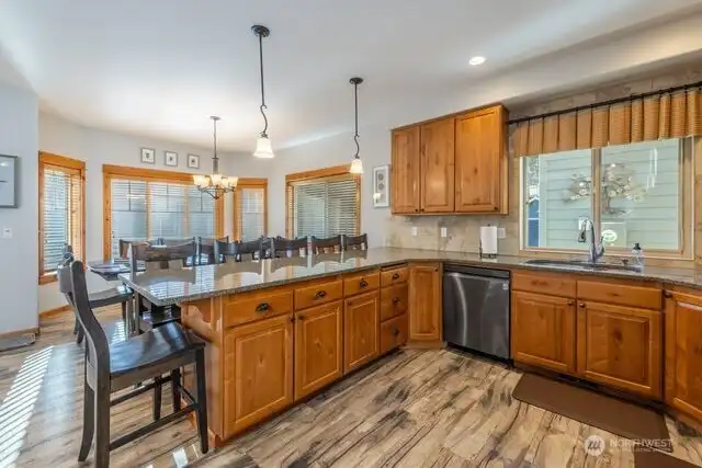 Large kitchen space and new LPV flooring