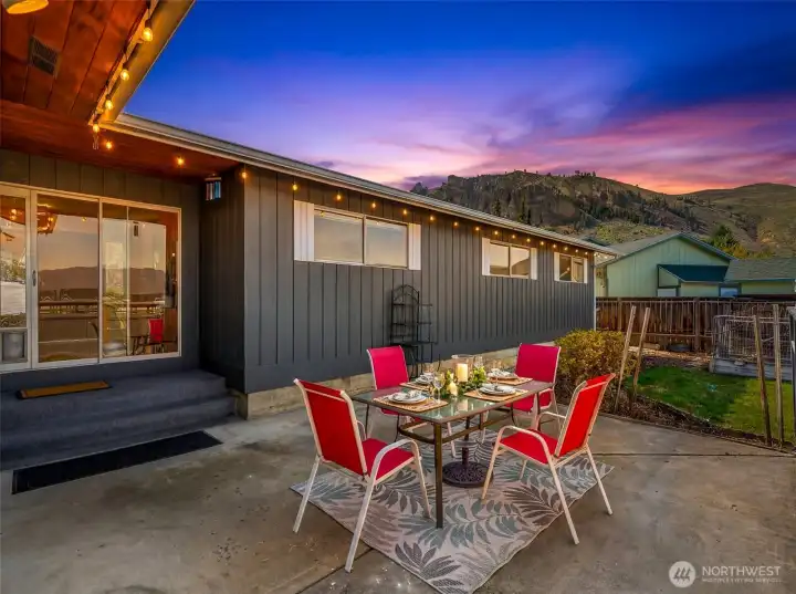 Evening al fresco dining