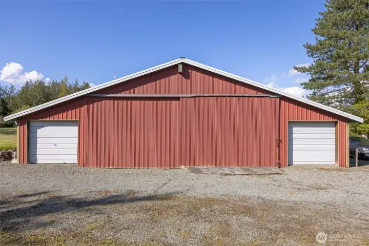 3000 Sqft Shop with two side garages (600 Sqft each).