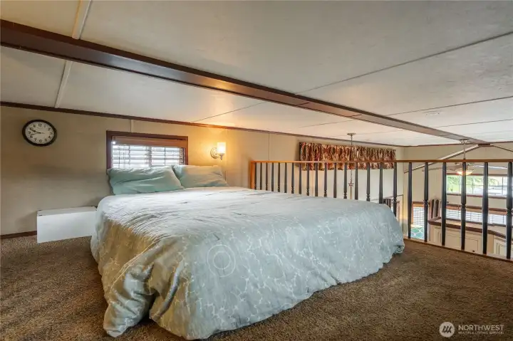 Quite a bit of space in the loft area.