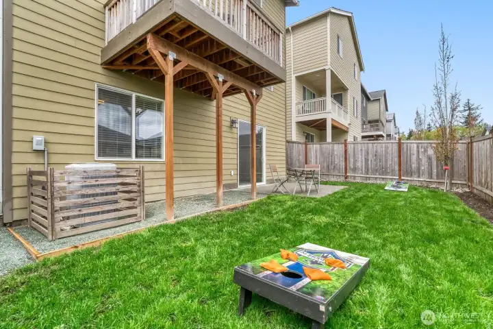 Another view of the back yard with room to play.