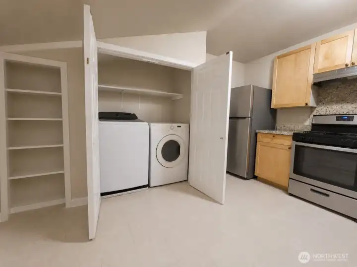 Apartment laundry. Virtually staged.