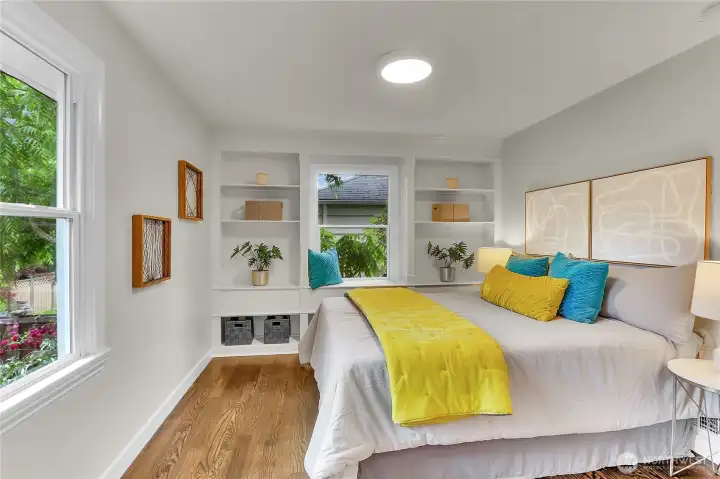2nd bedroom on the main. Note the cute built-in bookcases.