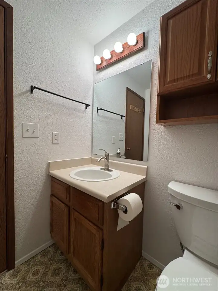 Main Bath Sink & Mirror
