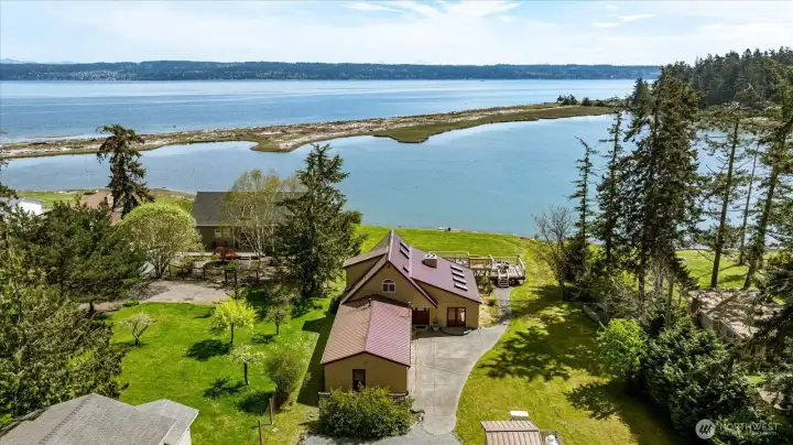 Perfectly situated on the lagoon.