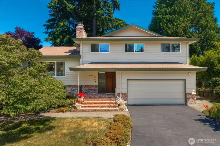 Come home to this multi-level 2,920sf of finished living space & a 510sf attached garage. Come home to this multi-level 2,920sf of finished living space & a 510sf attached garage.