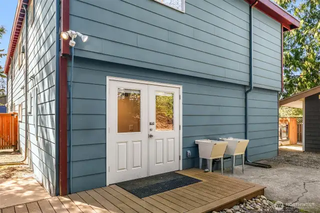 Backyard Patio with Utility Sinks