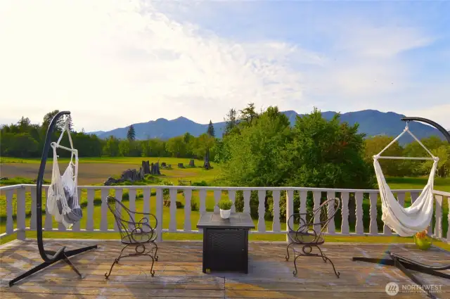 Imagine your mornings and afternoons sitting on this deck enyoing these beautiful mountain views!