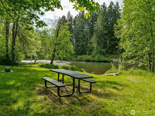 Pack a picnic and enjoy lunch by the river.