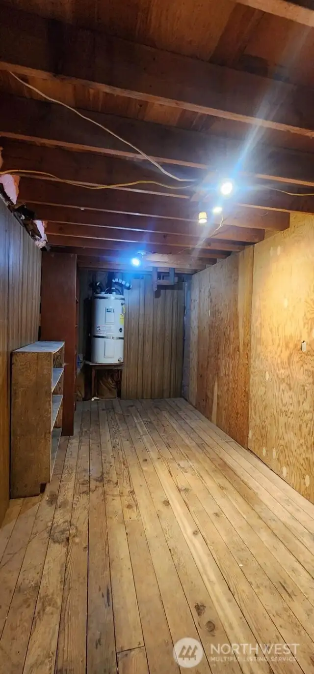 Spacious unfinished bonus room