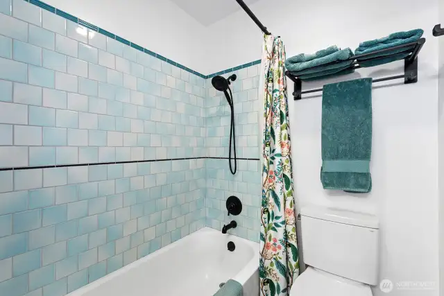 Beautiful Tiled Bath Surround.