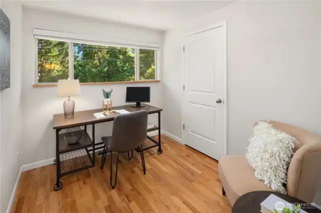 3rd bedroom (showing as an office)